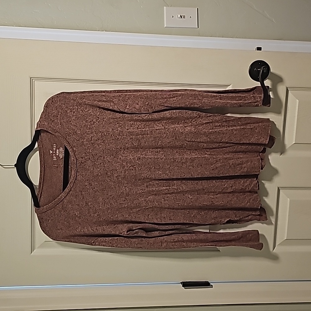 AE soft & sexy sweater. Medium
